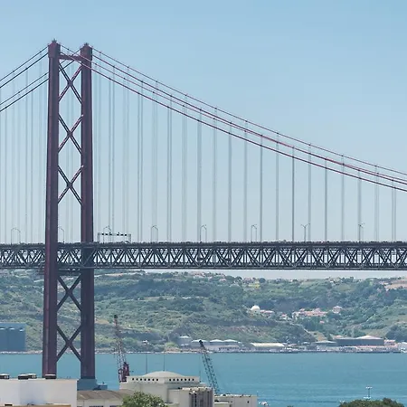 View On The River Side * Lisboa